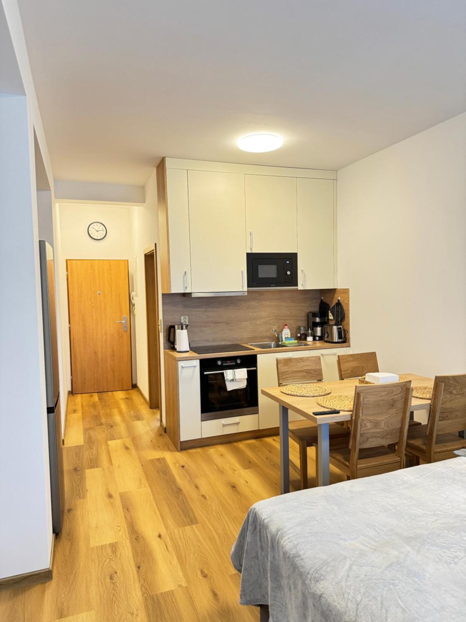 Riverside Apartment Praha Exterior photo